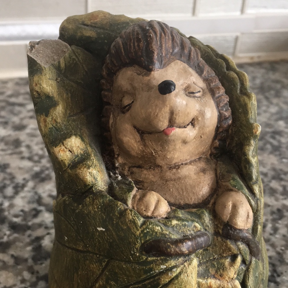 Resin Hedgehog Sleeping in Leaves Garden Figurine Potted Plant Decor